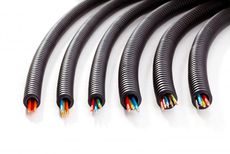 Current to the current flow - Pref. 25/50 3G6mm² Blue - Black - Green/Yellow HO7VR - 50m Coil - Mfg. ref.: 220219240167