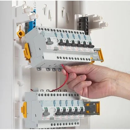 LEGRAND - Coffret Drivia 13 modules 3 rangées saillie IP30 IK05 - Blanc RAL9003 - Réf. fab.: 401213