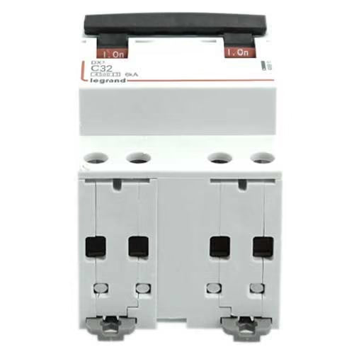 Legrand - Disjoncteur DX34500 6kA bornes à vis 4P 400V~ 32A courbe C - 3 modules - Réf. fab.: 406913