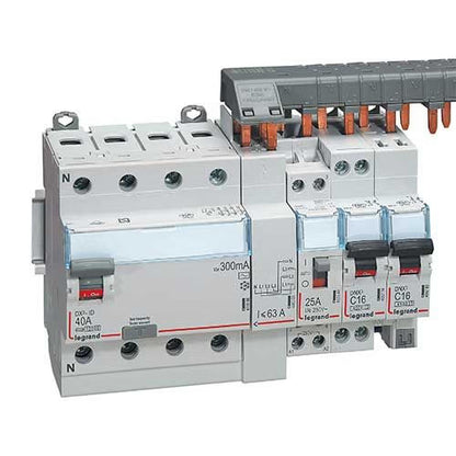 Legrand - Interrupteur différentiel DX3-ID haut vis/haut auto 4P 400V~ 40A AC 30mA - 5 mod - Réf. fab.: 411652